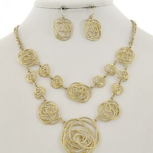 Gold flower necklace earring set